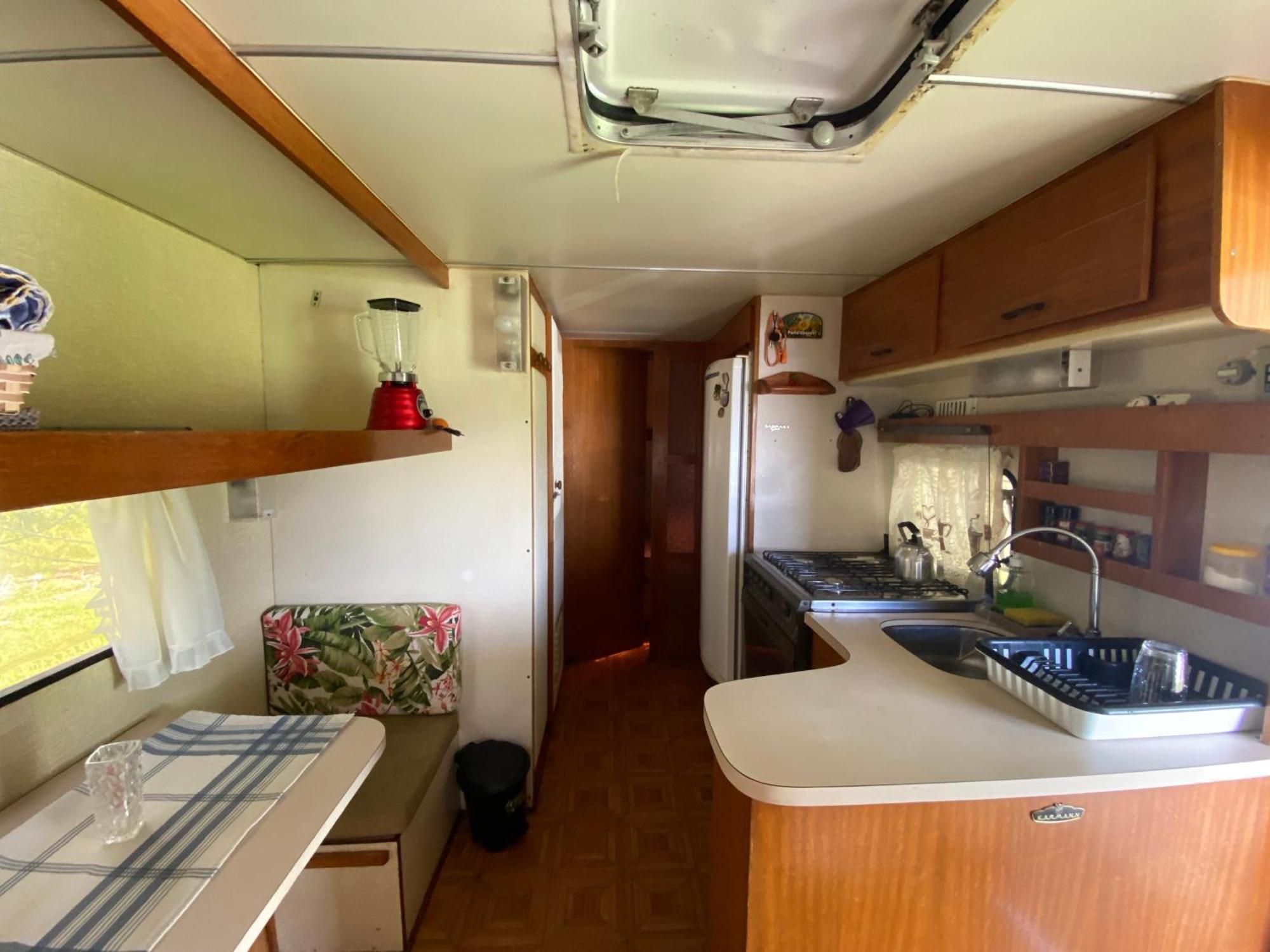 Campsite Trailer Em Sitio